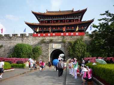Güney kapısı girişinde dali eski şehir, yunnan, Çin-Ağustos 1,2008