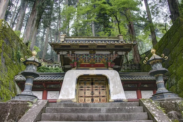 Koka 孟门的德川家光陵 (taiyuinbyo)、 日航、 日本。自 1999 年以来神社和寺庙的日航是教科文组织世界文化遗产. — 图库照片