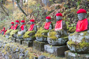 jizo heykeli, kanmangafuchi, nikko, Japonya jizo heykelleri bu belirli bir grubu olarak adlandırılan 