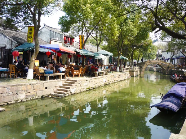 TONGLI - 20 mars 2009 : Le village antique de Tongli est situé à Suzhou, Jiangsu, en Chine, le 20 mars 2009. Le village est l'un des cantons d'eau les plus célèbres de Chine . — Photo