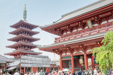 Tokyo, Japonya - 16 Nisan 2014: senso-ji Tapınağı, tokyo, japan.the senso-ji Budist tapınağı asakusa ve tüm Japonya'nın en ünlü tapınaklardan sembolü olduğunu.