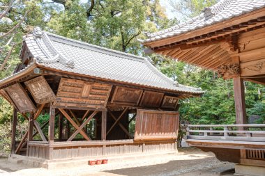 Saitama, Japonya - 14 Nisan 2014: hikawa Tapınak, saitama, Japonya. Tapınak'ın geleneklerine göre tapınak İmparator kosho döneminde 473 m.ö. yılında kuruldu.