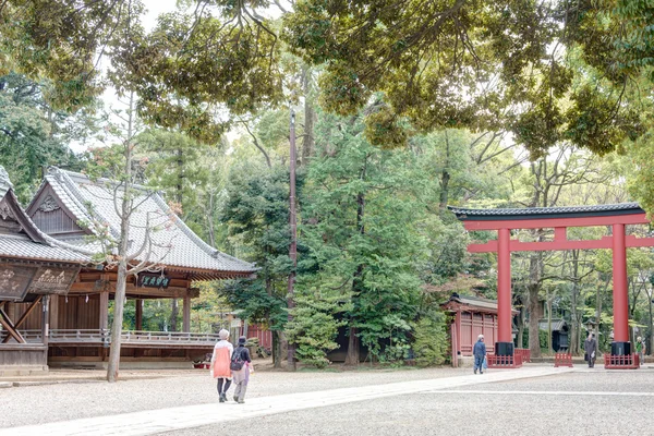 Saitama, japan - 14. April 2014: hikawa-schrein, saitama, japan. Nach der Tradition des Schreins wurde der Schrein während der Herrschaft von Kaiser Kosho im Jahr 473 v. Chr. errichtet.. — Stockfoto