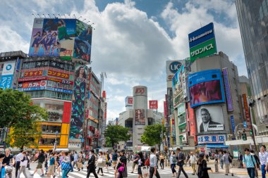 Tokyo, Japonya - 1 Mayıs 2014: shibuya bölgesi. ünlü bir gençlik ve gece hayatının Merkezi ilçesidir.