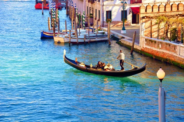 Góndola en invierno Venecia — Foto de Stock