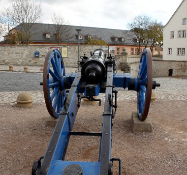st. petersberg Kalesi barakalarda eski, mavi top