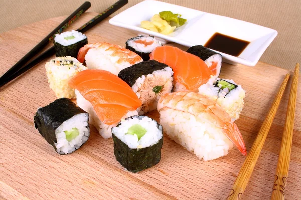 Sushi Dining pleasure for two with wasabi — Stock Photo, Image