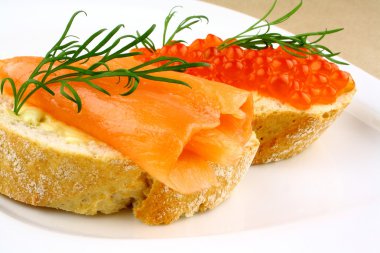 somon füme ve keta yumurta ile snack