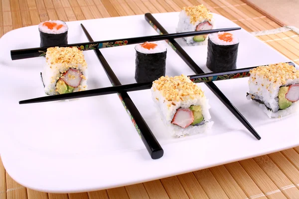 Tic tac toe giocare con sushi e bacchette — Foto Stock