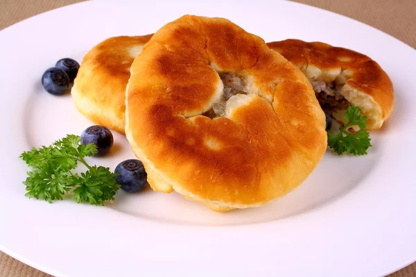 In Öl gebratene Knödel mit Hackfleisch — Stockfoto