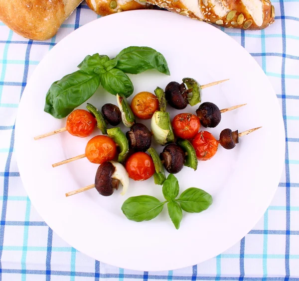 Vegetarian grilled with brown mushrooms, cherry tomatoes, onion — Stock Photo, Image