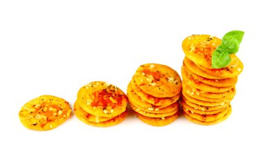 fesleğen izole iş kavramı olarak pizza kraker