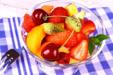 meyve salatası tatlı çatalı cam kase