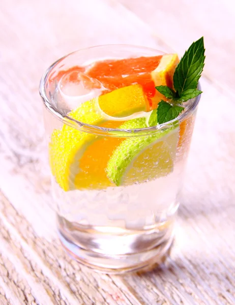 Greyfurt, limon ve kireç narenciye limonata — Stok fotoğraf