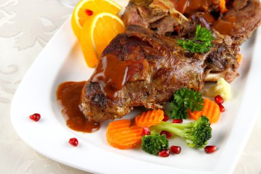 Kızarmış tavşan etli sebze ve patates köfte