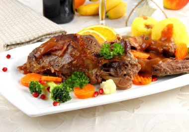 tavşan tava sebze ve patates köfte
