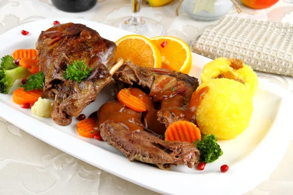 Kızarmış tavşan etli sebze ve patates köfte