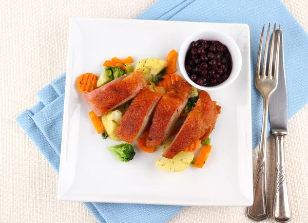 Roasted duck breast with vegetables, wild blueberries — Stock Photo, Image