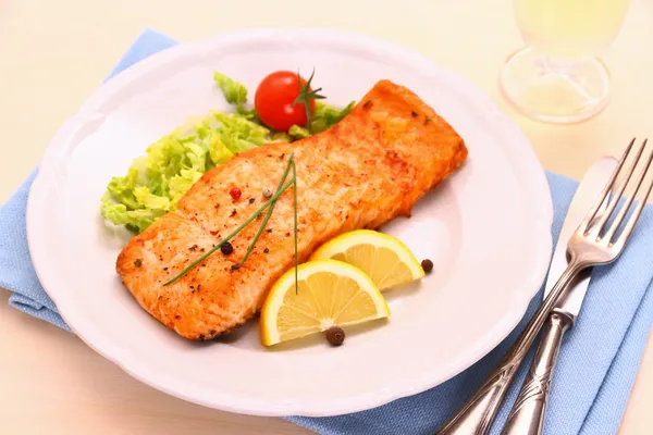 Grilled salmon, vegetables and wine — Stock Photo, Image