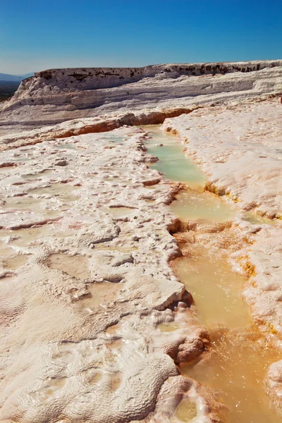 Travertin medencékkel és teraszokkal, Pamukkale, Törökország — Stock Fotó