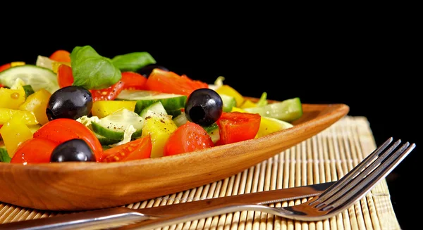 Sałatka wegetariańska zdrowy na białym tle — Zdjęcie stockowe