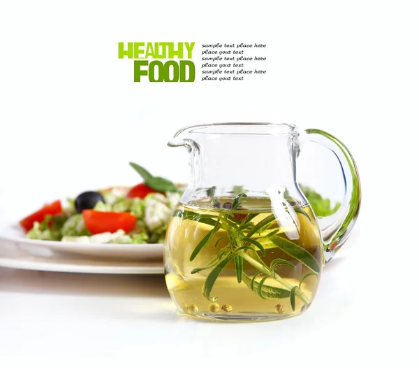 Beyaz izole sağlıklı vejetaryen salata — Stok fotoğraf