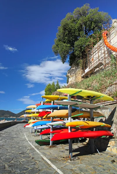 Italian Riviera coast of the Ligurian Sea — Stock Photo, Image