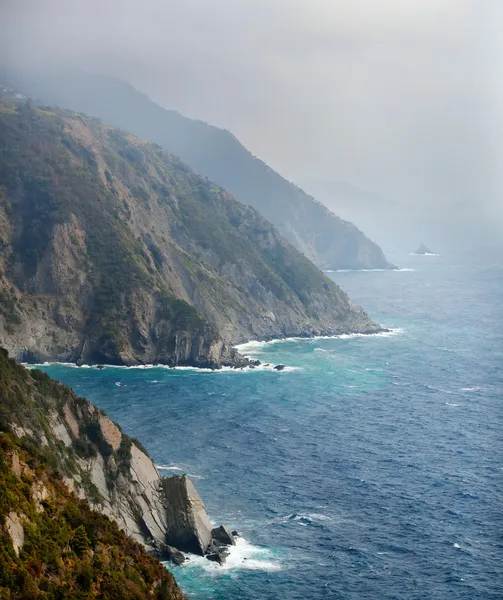 Ligurya Denizi kıyısında İtalyan Rivierası — Stok fotoğraf
