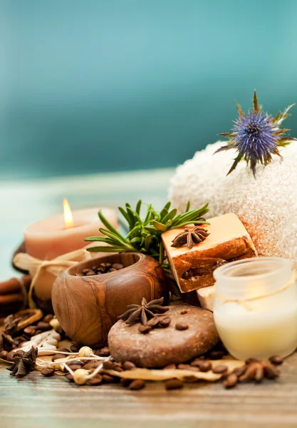 SPA concept: handmade soap with coffee beans, cinnamon and anise — Stock Photo, Image