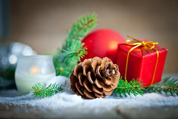 Decoración de Navidad sobre fondo de madera. — Foto de Stock