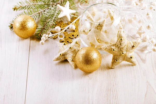 Decoración de Navidad sobre fondo de madera. — Foto de Stock