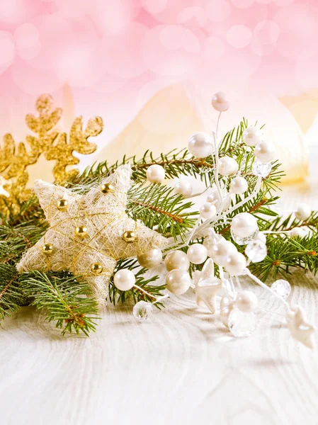 Decoración de Navidad sobre fondo de madera. — Foto de Stock