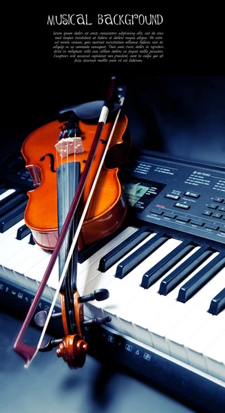 Teclas de violino e piano — Fotografia de Stock