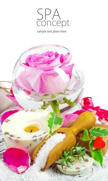 Sale marino, rosa, sapone e candela — Foto Stock