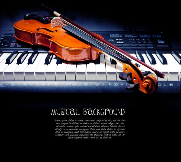 Teclas de violino e piano — Fotografia de Stock