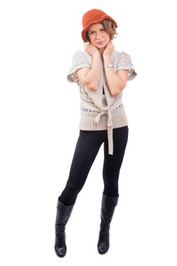 Turuncu şapka genç kadın