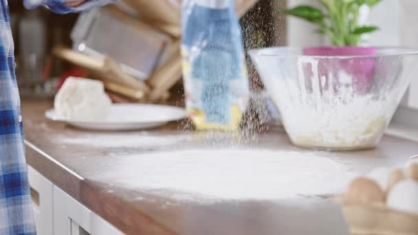 Prepares flour for homemade bakery — Stockvideo