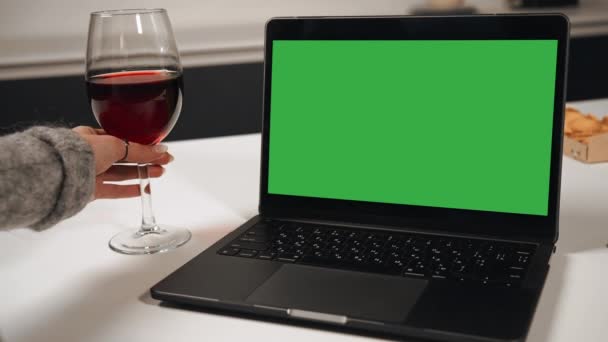 Woman Holding Glass Red Wine Laptop Green Screen Table Kitchen — 图库视频影像