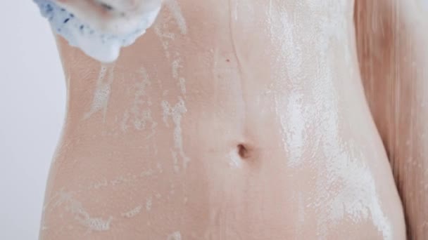 Unrecognizable Caucasian Woman Take Shower Foam Flows Slim Stomach Slim — Stockvideo