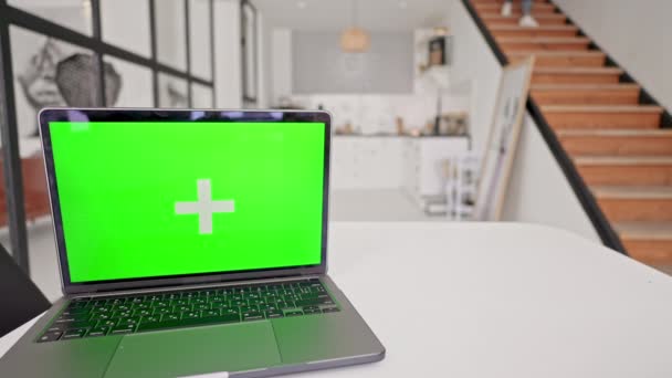 Laptop Green Screen Kitchen Background Defocused Woman Going Stairs — Stok Video