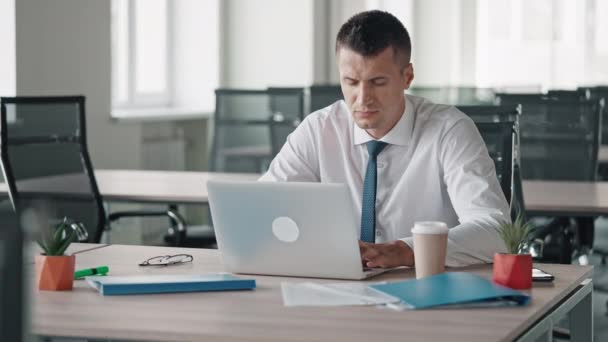 Portrait Reliable Adult Businessman Wearing White Shirt Tie Working Laptop — 图库视频影像