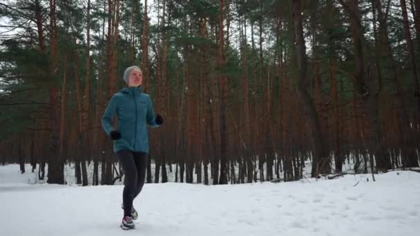 Corridore Allenamento All Aperto Donna Vestito Abbigliamento Sportivo Jogging Inverno — Video Stock