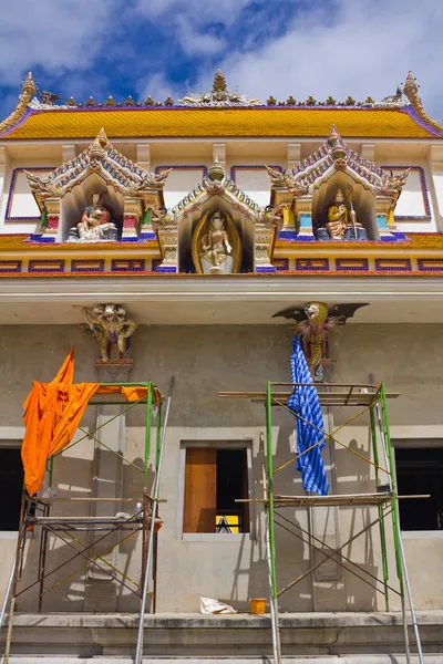 Fantasi statue på Pariwart tempel - Stock-foto
