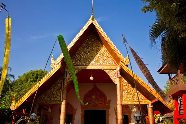 Wunderschöner Tempel im Norden Thailands. — Stockfoto