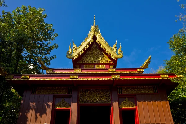 Hermoso templo en el norte de Tailandia . —  Fotos de Stock