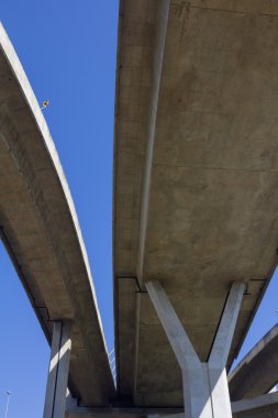 Köprünün altında yapısı.