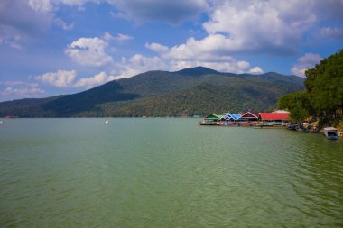 sal'da Bhumibol dam, Tayland