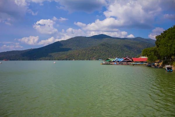 Raft in Bhumibol Dam, Thailand — Stock Photo, Image