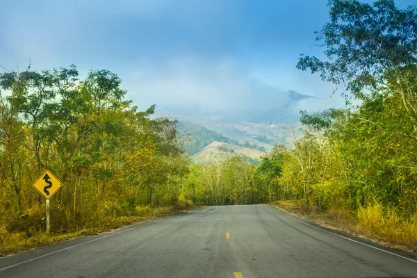 Strada sulla montagna in Thailandia — Foto Stock