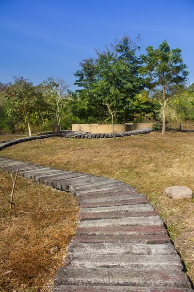 Fußweg zur Therme — Stockfoto